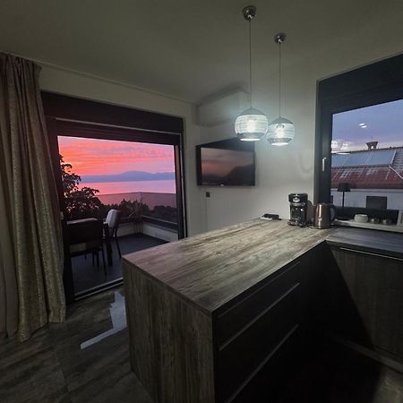 Golden Sunset Apartment Njivice Ngoại thất bức ảnh