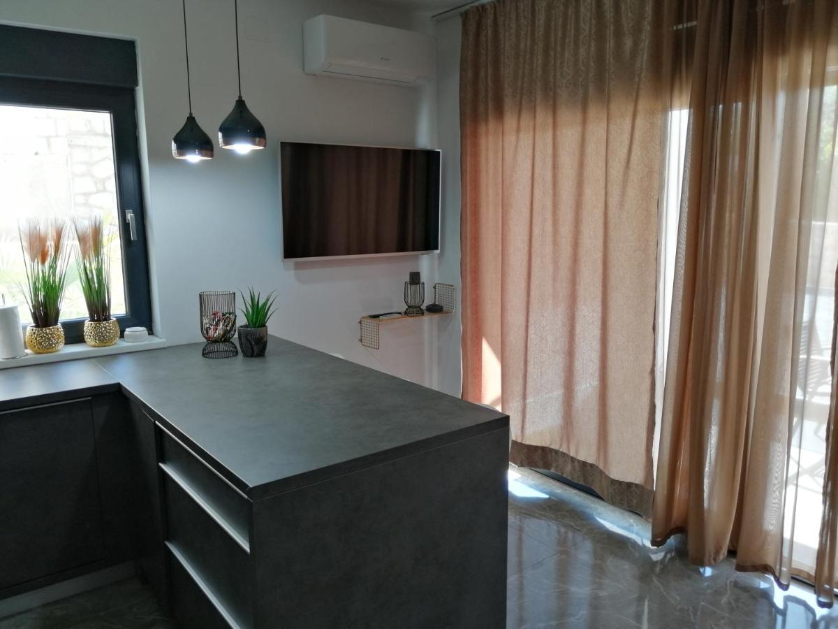 Golden Sunset Apartment Njivice Ngoại thất bức ảnh