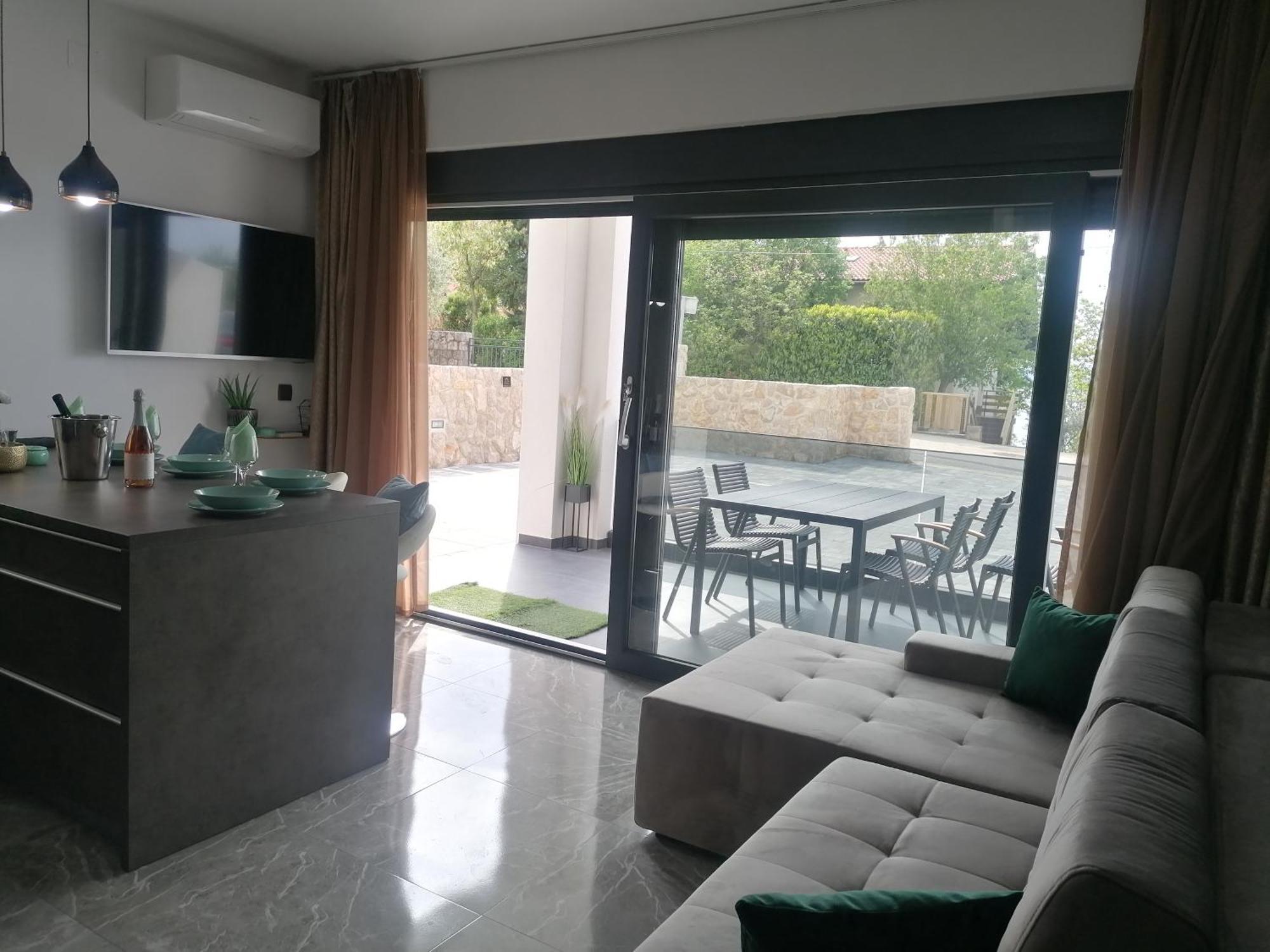 Golden Sunset Apartment Njivice Phòng bức ảnh
